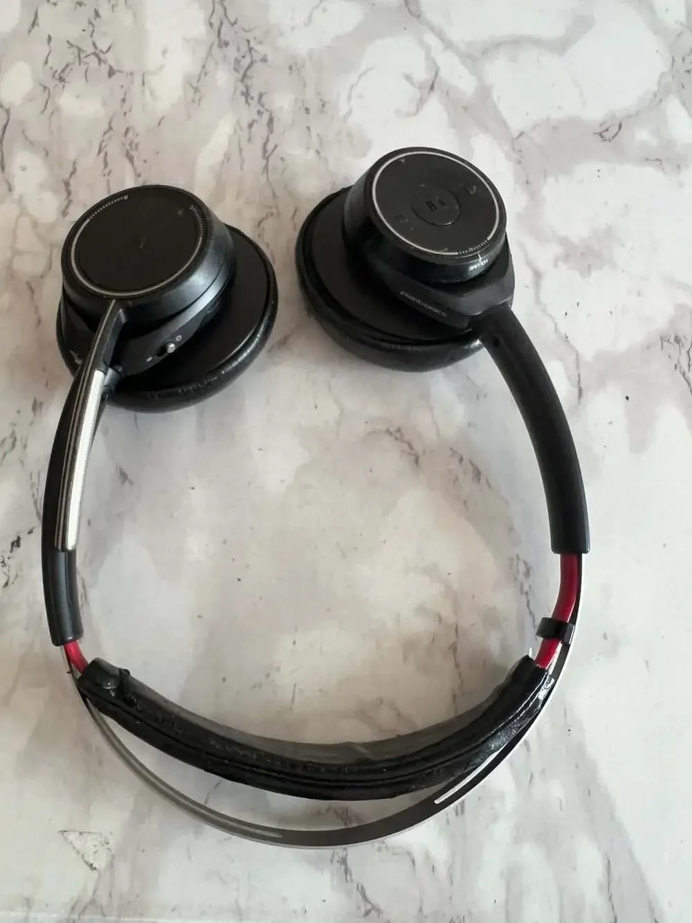 Plantronics Voyager Focus UC B825 Wireless Stereo Headset